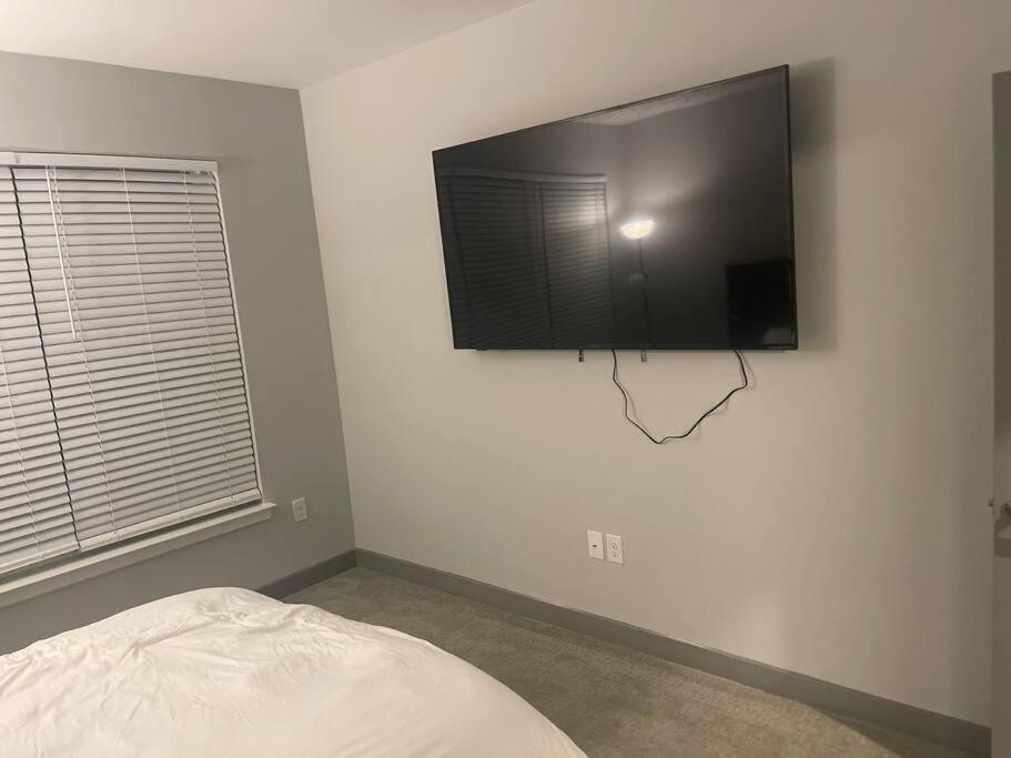 Luxurious & Spacious 1 Bedroom แฮมป์ตัน ภายนอก รูปภาพ